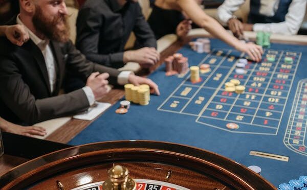 Dunia Poker Online yang Mendebarkan: Perjudian yang Layak Diambil